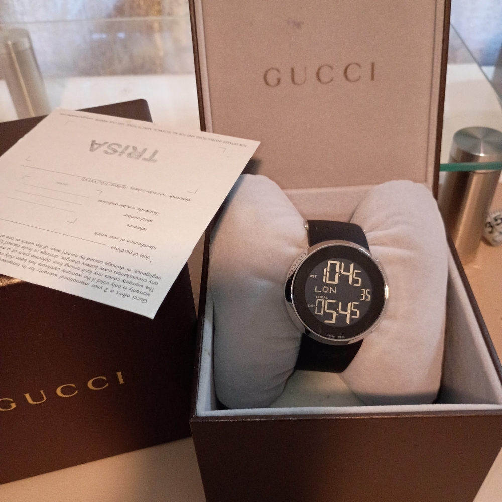 GUCCI Watch 114.2 Quartz Rubber Black band.